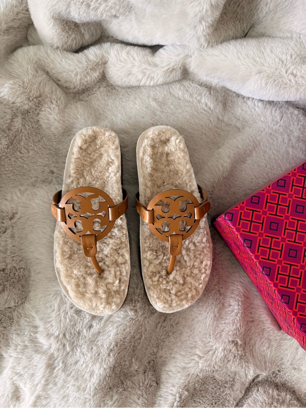 New Tory Burch Miller Shearling Sandals Flats Size 7